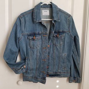 Old Navy Denim Jacket size M, runs TTS